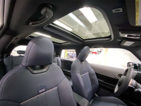Certified 2025 MINI Cooper S image 20