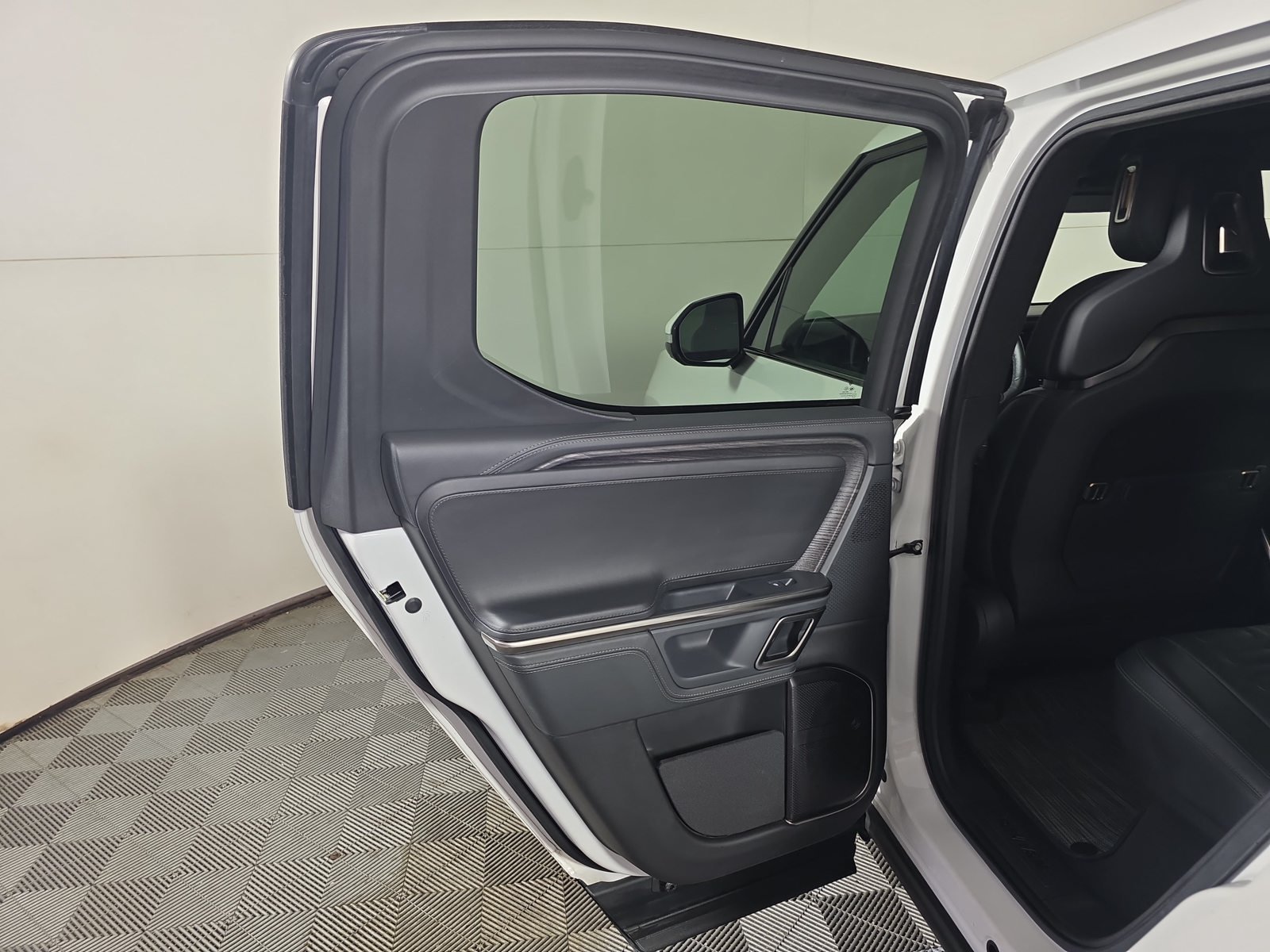 Used 2023 Rivian R1T Adventure Quad AWD/4WD image 17