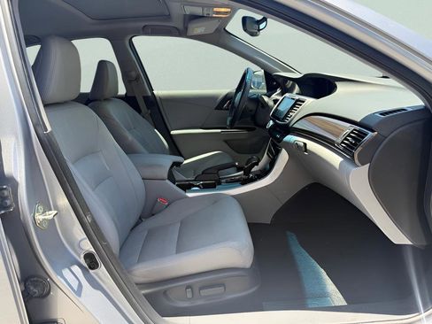 Used 2017 Honda Accord EX-L image 14