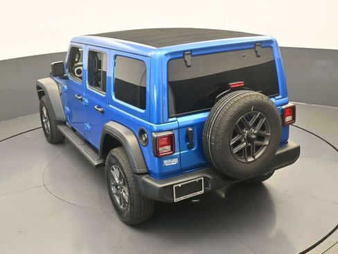 Used 2025 Jeep Wrangler Unlimited Sport AWD/4WD image 43