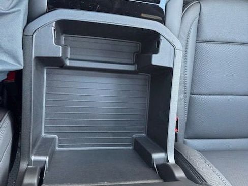 New 2026 GMC Yukon XL Denali w/ Sun & Power Step Package AWD/4WD image 28
