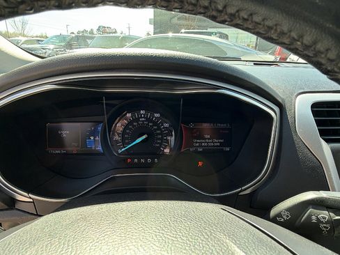 Used 2016 Ford Fusion SE image 29
