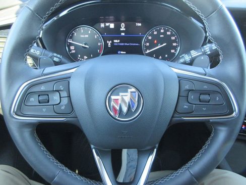 Certified 2022 Buick Envision Essence w/ Technology Package I image 26