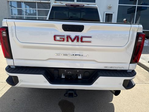 Used 2025 GMC Sierra 2500 Denali w/ Denali Reserve Package AWD/4WD image 8