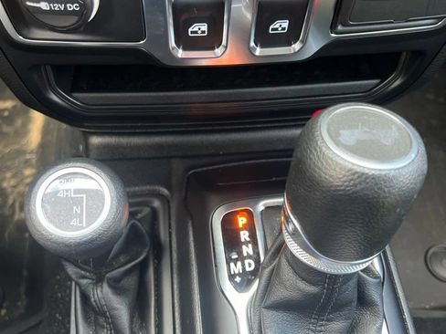 Used 2023 Jeep Wrangler Sport AWD/4WD image 14