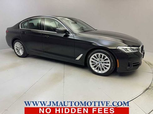Used 2023 BMW 530i xDrive w/ Premium Package image 7