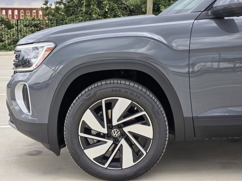 New 2026 Volkswagen Atlas SE FWD image 6