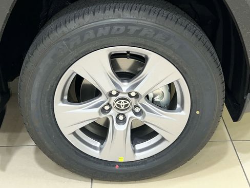 New 2025 Toyota RAV4 XLE w/ Convenience Package image 5