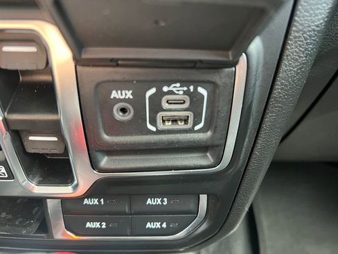 Used 2023 Jeep Wrangler Unlimited Sahara AWD/4WD image 6