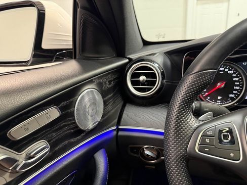 Used 2017 Mercedes-Benz E 300 4MATIC image 76