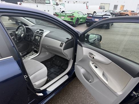 Used 2013 Toyota Corolla image 20