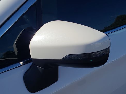 Used 2018 Subaru Outback 2.5i Premium image 11