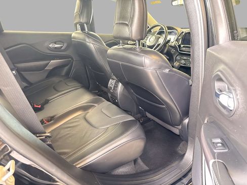 Used 2019 Jeep Cherokee Limited AWD/4WD image 10