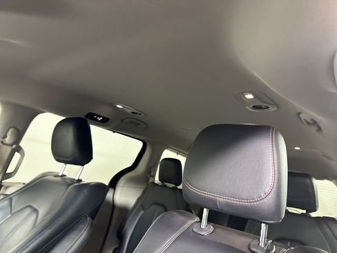 Used 2018 Chrysler Pacifica Touring-L Plus w/ Advanced Safetytec Group image 12