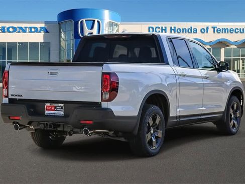 New 2026 Honda Ridgeline Black Edition image 4