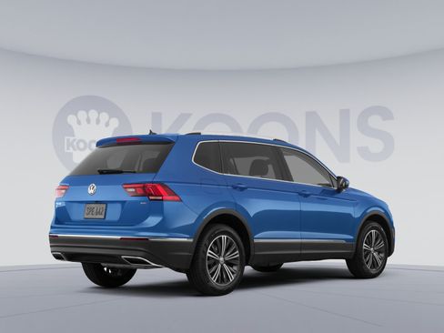 Used 2018 Volkswagen Tiguan SEL AWD/4WD image 4