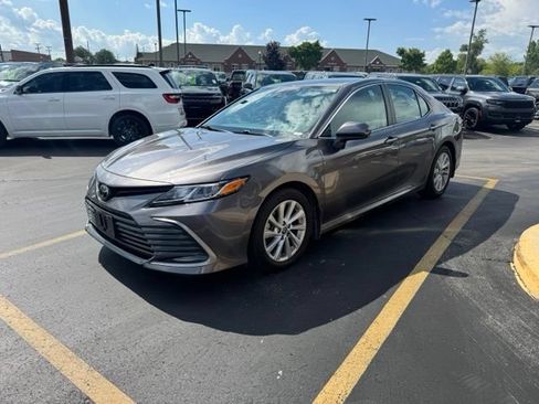 Used 2023 Toyota Camry LE FWD image 4