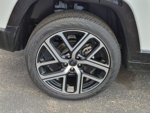 Used 2025 Jeep Compass Limited w/ Elite Group AWD/4WD image 29
