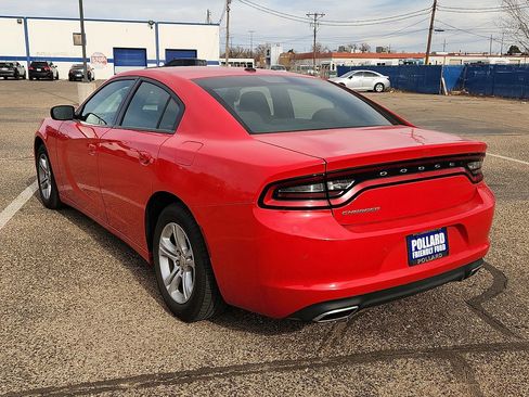 Used 2022 Dodge Charger SXT image 2