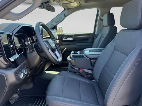 Used 2025 GMC Sierra 1500 SLE image 10