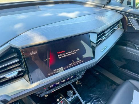 Used 2023 Audi Q4 e-tron Premium Plus w/ Premium Plus RWD image 18
