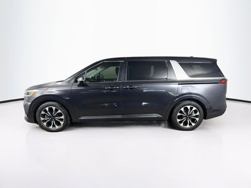 Used 2023 Kia Carnival EX FWD image 7