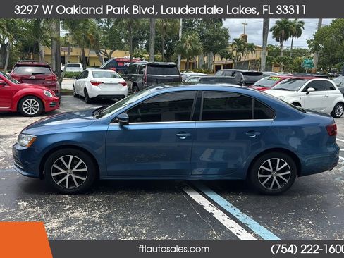 Used 2017 Volkswagen Jetta SE FWD image 5