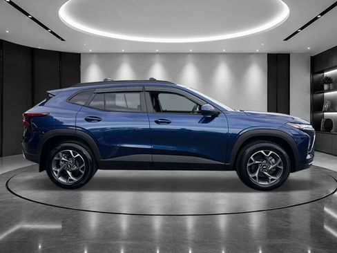 Certified 2024 Chevrolet Trax LT w/ Driver Confidence Package FWD image 5