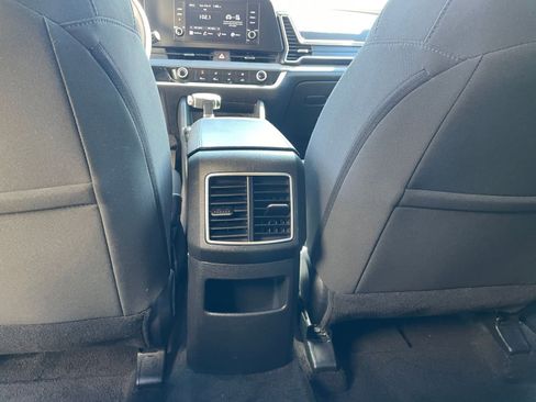 Used 2025 Kia Sportage LX image 25