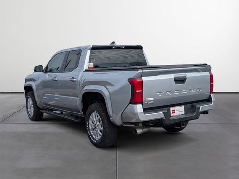 Used 2025 Toyota Tacoma SR5 image 4