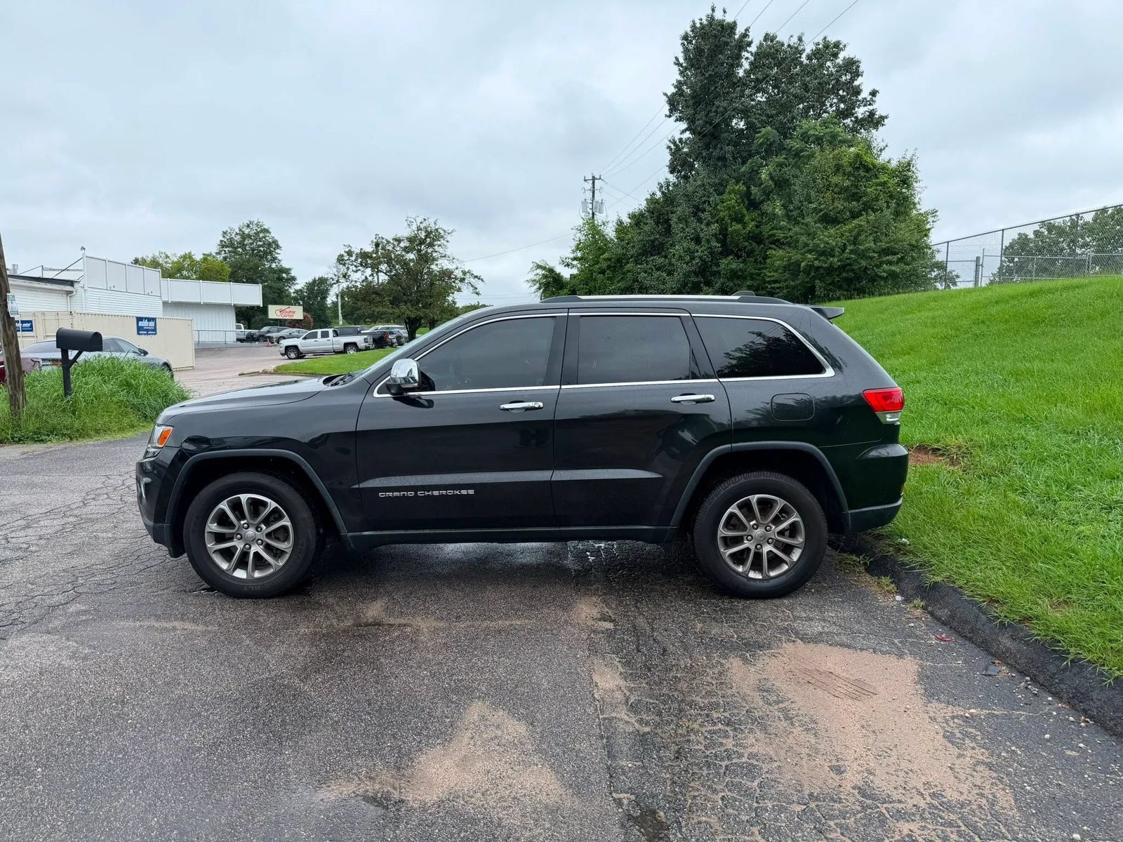 Used 2015 Jeep Grand Cherokee Limited AWD/4WD image 4