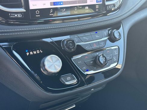 New 2026 Chrysler Pacifica Select w/ S Appearance Package FWD image 28