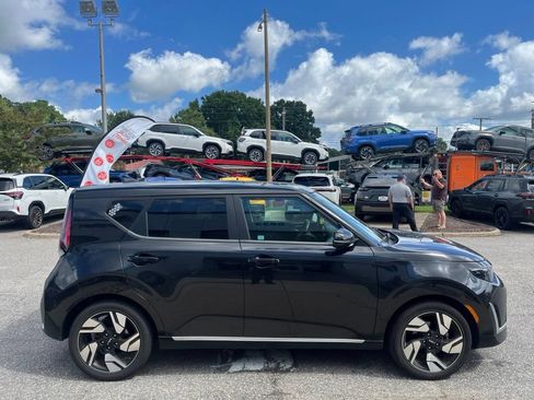 Used 2023 Kia Soul GT-Line FWD image 3