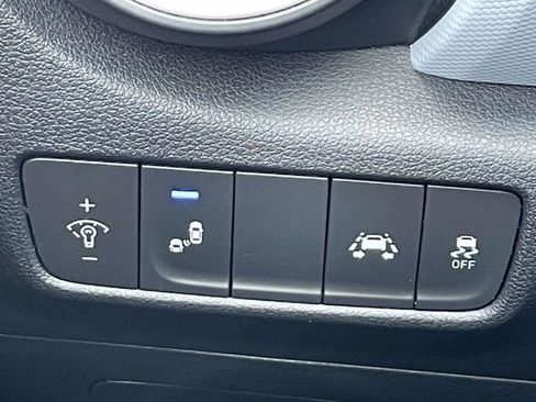 Used 2020 Hyundai Kona Limited image 32