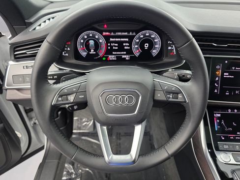 Used 2019 Audi Q8 Premium image 18