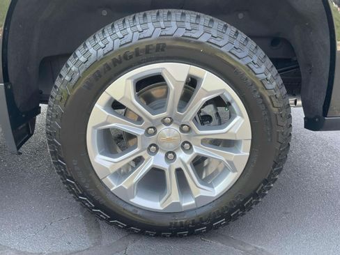 Used 2023 Chevrolet Silverado 1500 LTZ w/ LTZ Premium Package AWD/4WD image 7