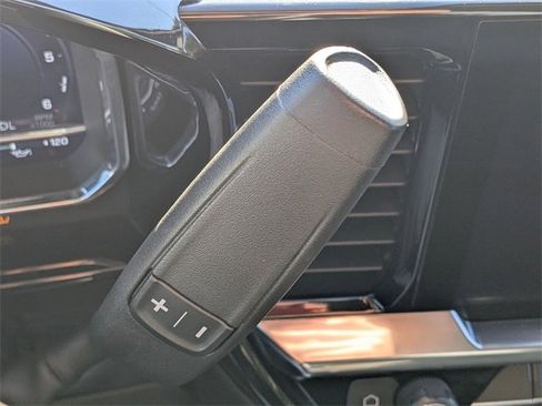 Used 2022 Chevrolet Silverado 1500 LT image 24