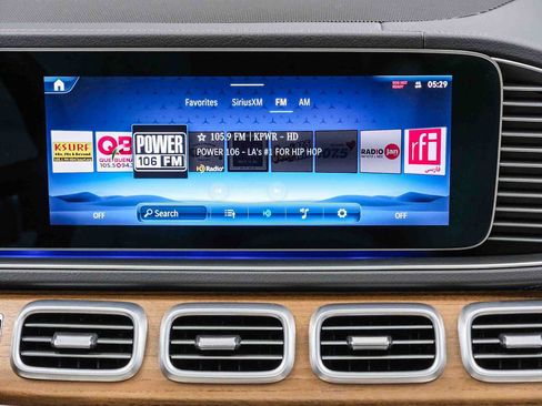 Certified 2025 Mercedes-Benz GLS 450 4MATIC image 18