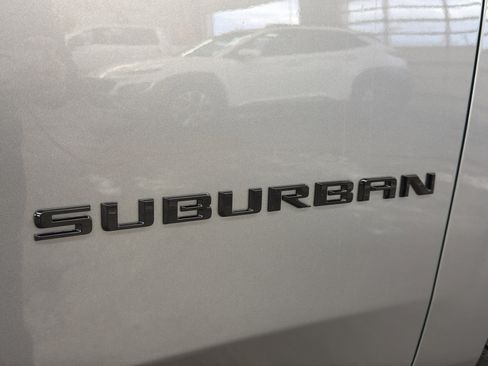 New 2026 Chevrolet Suburban Z71 image 9