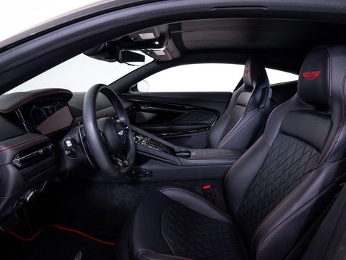 Used 2025 Aston Martin DB12 Coupe RWD image 22