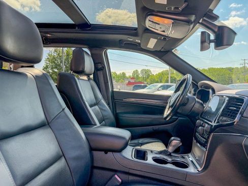 Used 2020 Jeep Grand Cherokee Limited w/ Luxury Group II RWD image 17