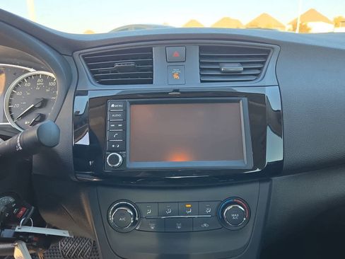 Used 2019 Nissan Sentra S image 26