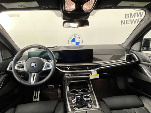 Used 2026 BMW X7 M60i image 12