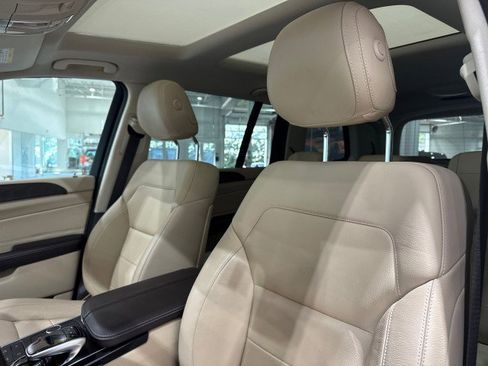 Used 2017 Mercedes-Benz GLS 450 4MATIC image 42