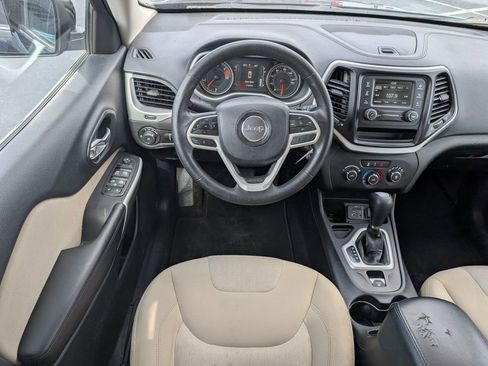 Used 2018 Jeep Cherokee Latitude image 11