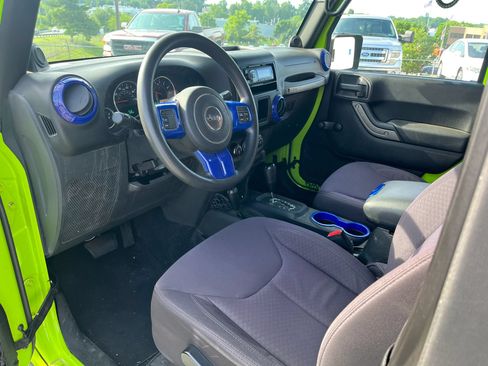 Used 2013 Jeep Wrangler Sport AWD/4WD image 7