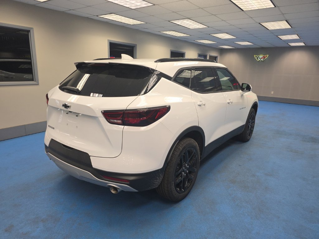 New 2026 Chevrolet Blazer LT w/ Convenience Package FWD image 3