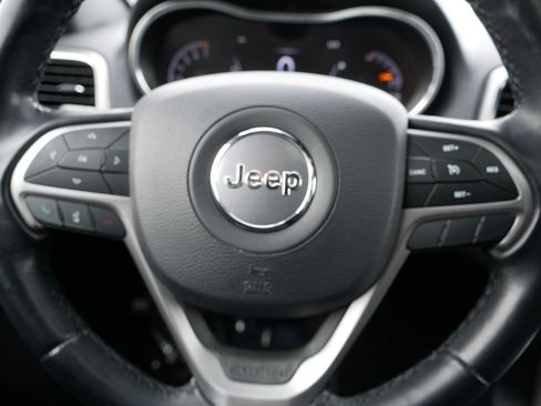 Used 2021 Jeep Grand Cherokee Laredo image 25