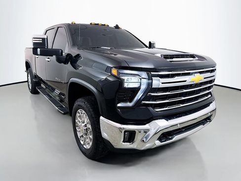 Used 2025 Chevrolet Silverado 2500 LTZ w/ LTZ Convenience Package AWD/4WD image 1