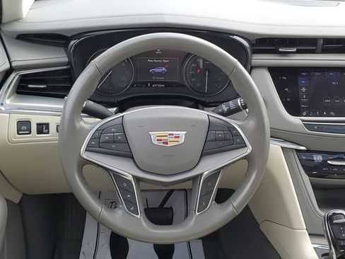 Used 2020 Cadillac XT5 Premium Luxury AWD/4WD image 25
